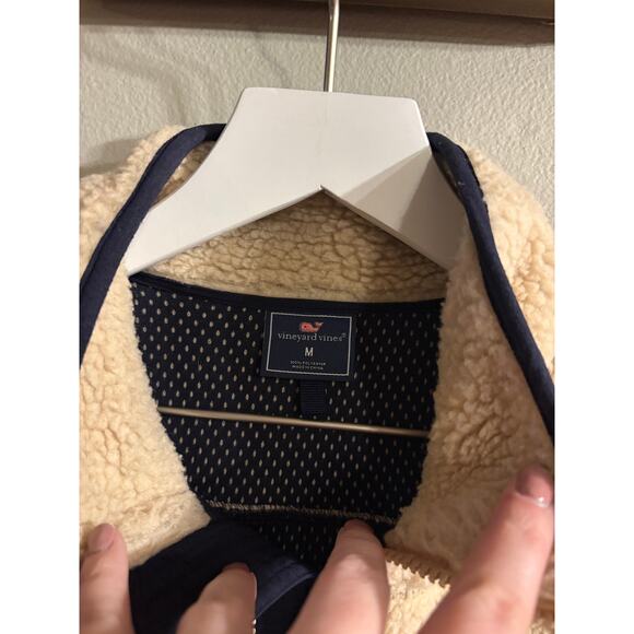 Vineyard Vines Men's Sherpa SuperShep Vest in a cream/stone size medium - Picture 2 of 3